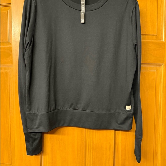 Vuori Tops - Vuori Charcoal Crew Neck Top